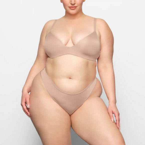 SKIMS Body Lightly Lined Bra 42DDD, 42F - Picture 1 of 4